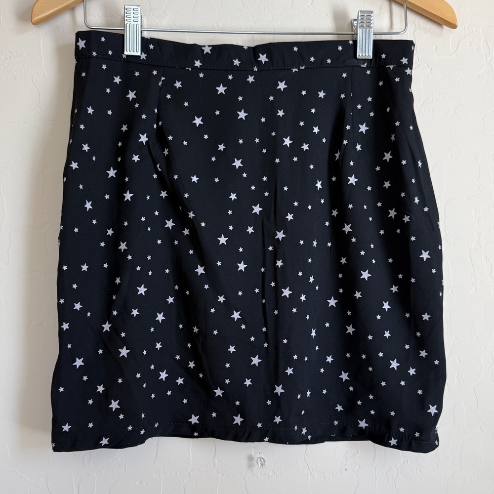 Nasty Gal Star Print Mini Skirt Black White Women’s Size 6 - Picture 3 of 7